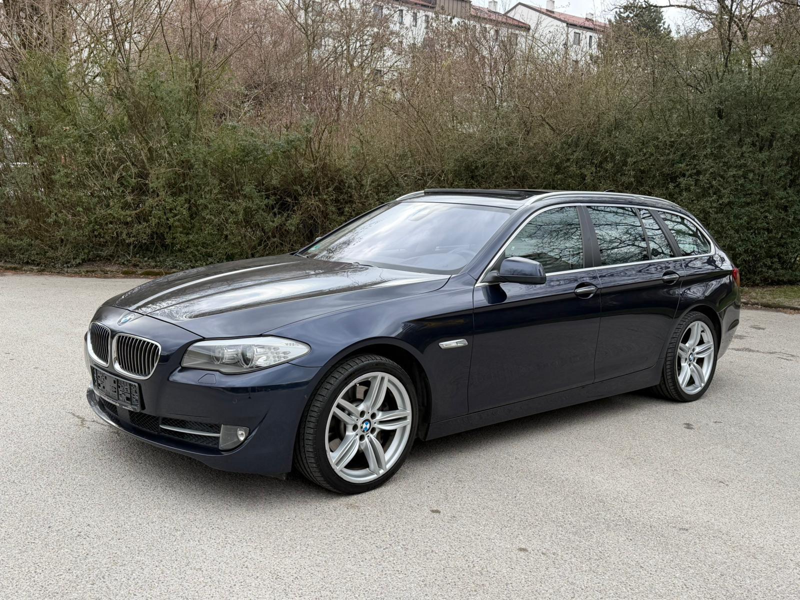 BMW 530d xDrive Touring Soft-Close Head-Up Panorama