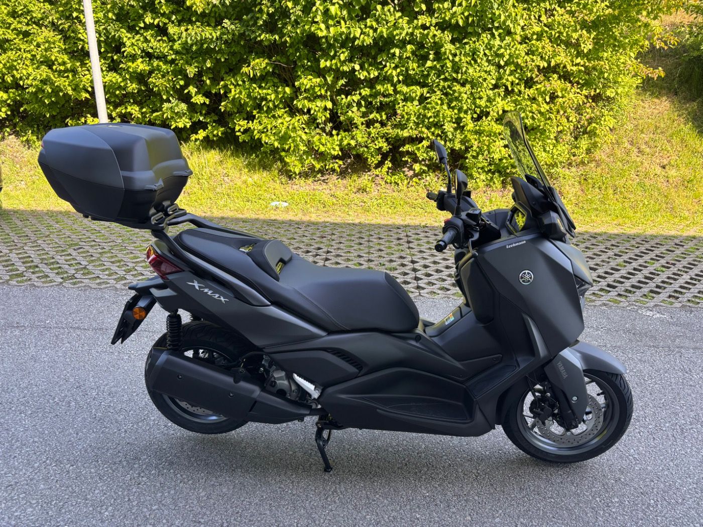 Fahrzeugabbildung Yamaha Xmax 300 ABS Modell 2024 inkl. Topcase
