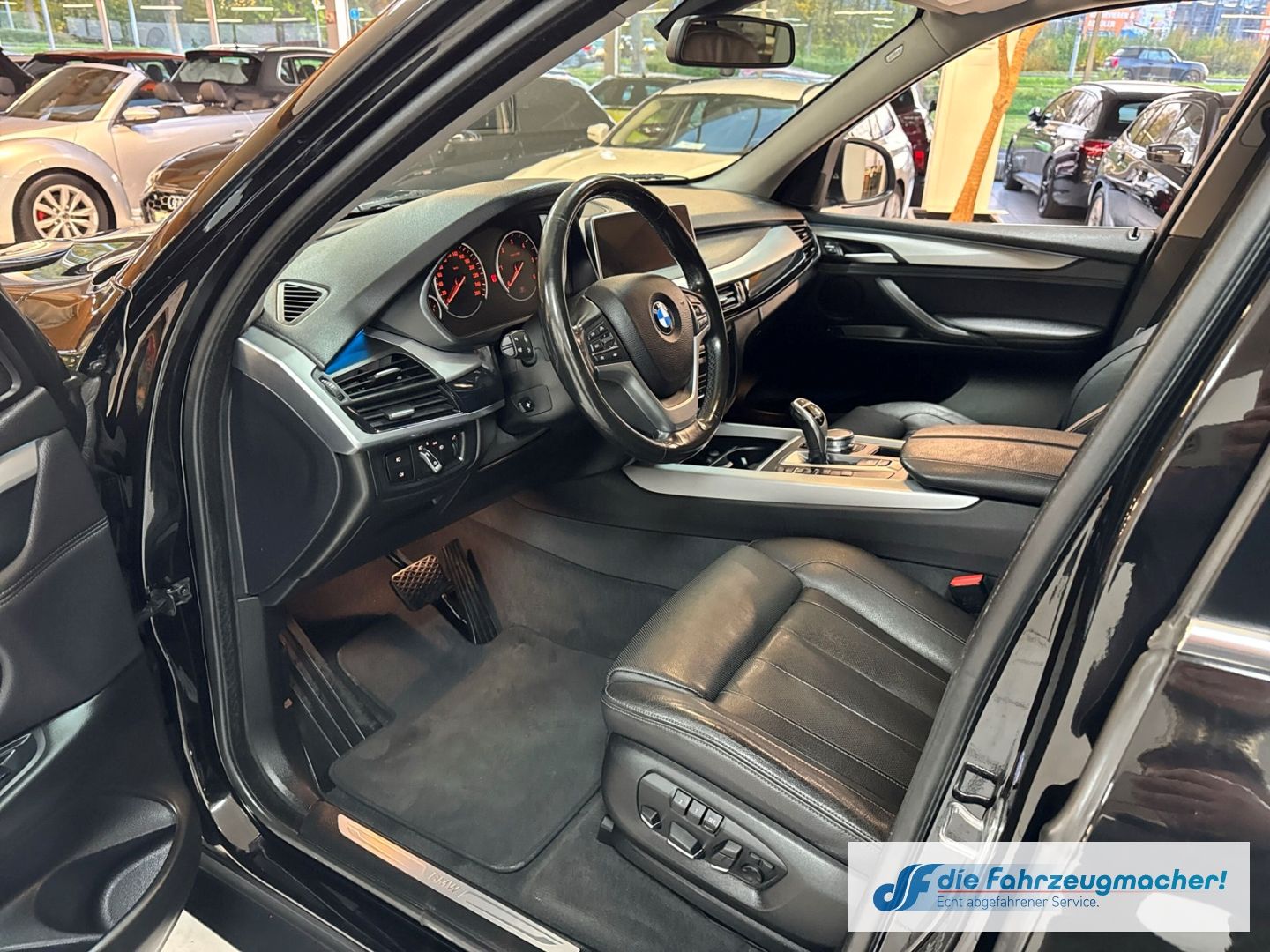 Fahrzeugabbildung BMW X5 xDrive 30 d HUD AHK-klappbar Navi Leder Memor