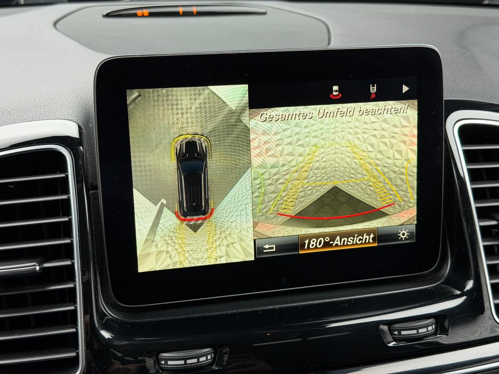 Fahrzeugabbildung Mercedes-Benz GLE 350d AMG/AIRMATIC/STDHZG/DISTRO/H&K/PANO/AHK