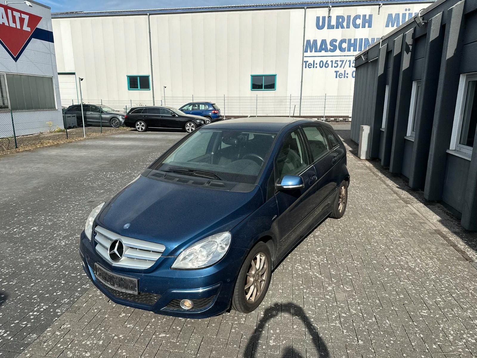 Mercedes-Benz B 200