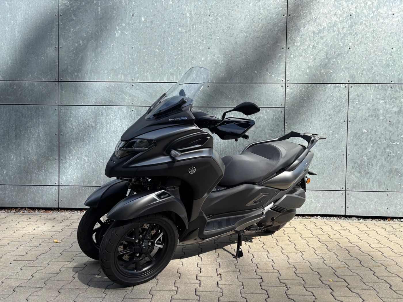 Fahrzeugabbildung Yamaha Tricity 300 Handschutz Gepäckbrücke