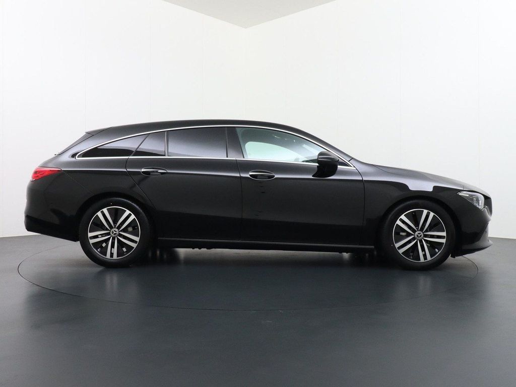 Mercedes-Benz CLA 200 Shooting Brake Business Solution Luxury