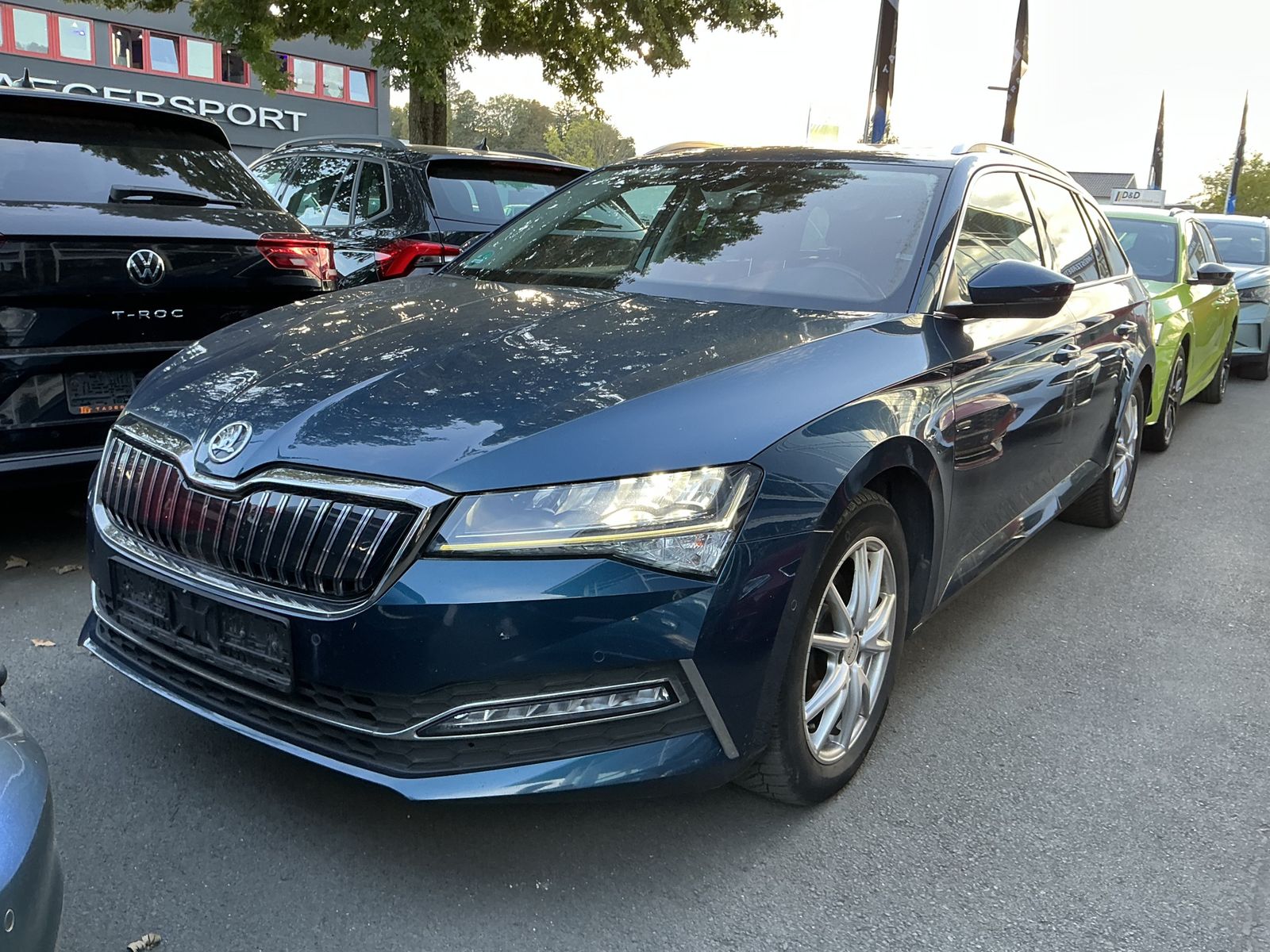 Skoda Superb Ambition Memory R.Cam Standheiz Pano AHK 