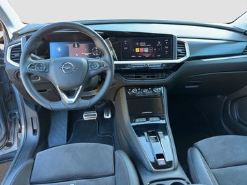 Fotografie 11 des Opel Grandland (X) Grandland GSe AWD Alcantara Navi Matrix-LED