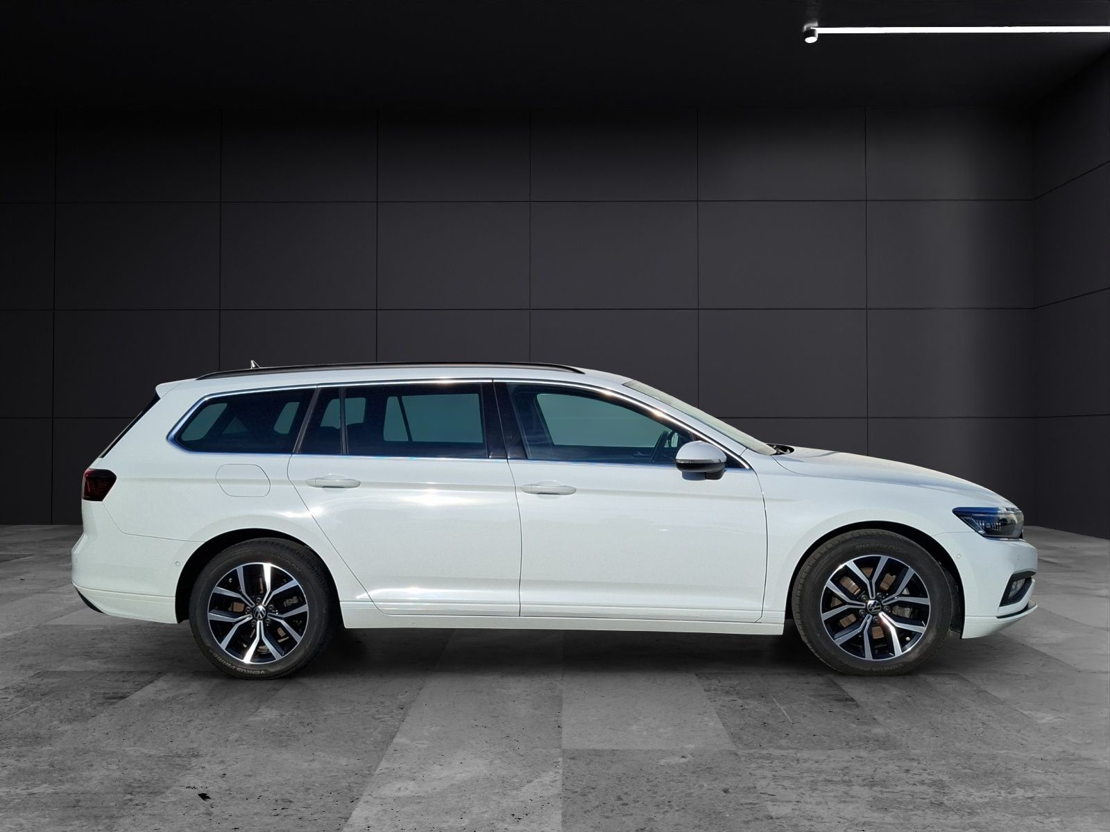 Fahrzeugabbildung Volkswagen Passat Variant TDI Business DSG Matrix Navi AID