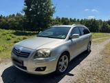 Toyota Avensis 2.2 D-CAT - Toyota Avensis in Bonn