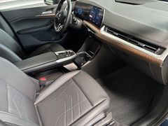 Fahrzeugabbildung BMW 218i Active Tourer Luxury Line -- AHK/ ACC/