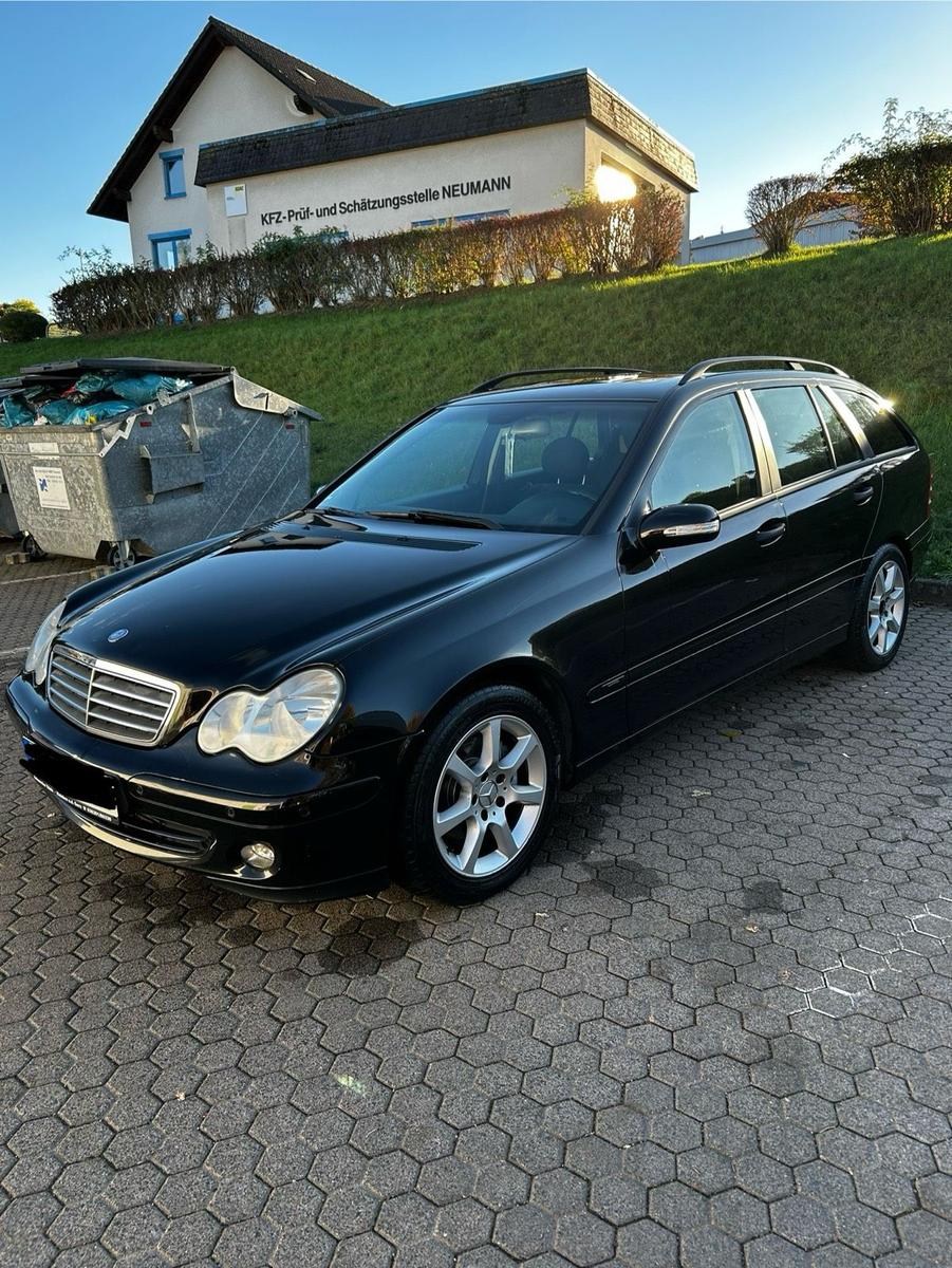 Mercedes-Benz C180 2006 — rear view