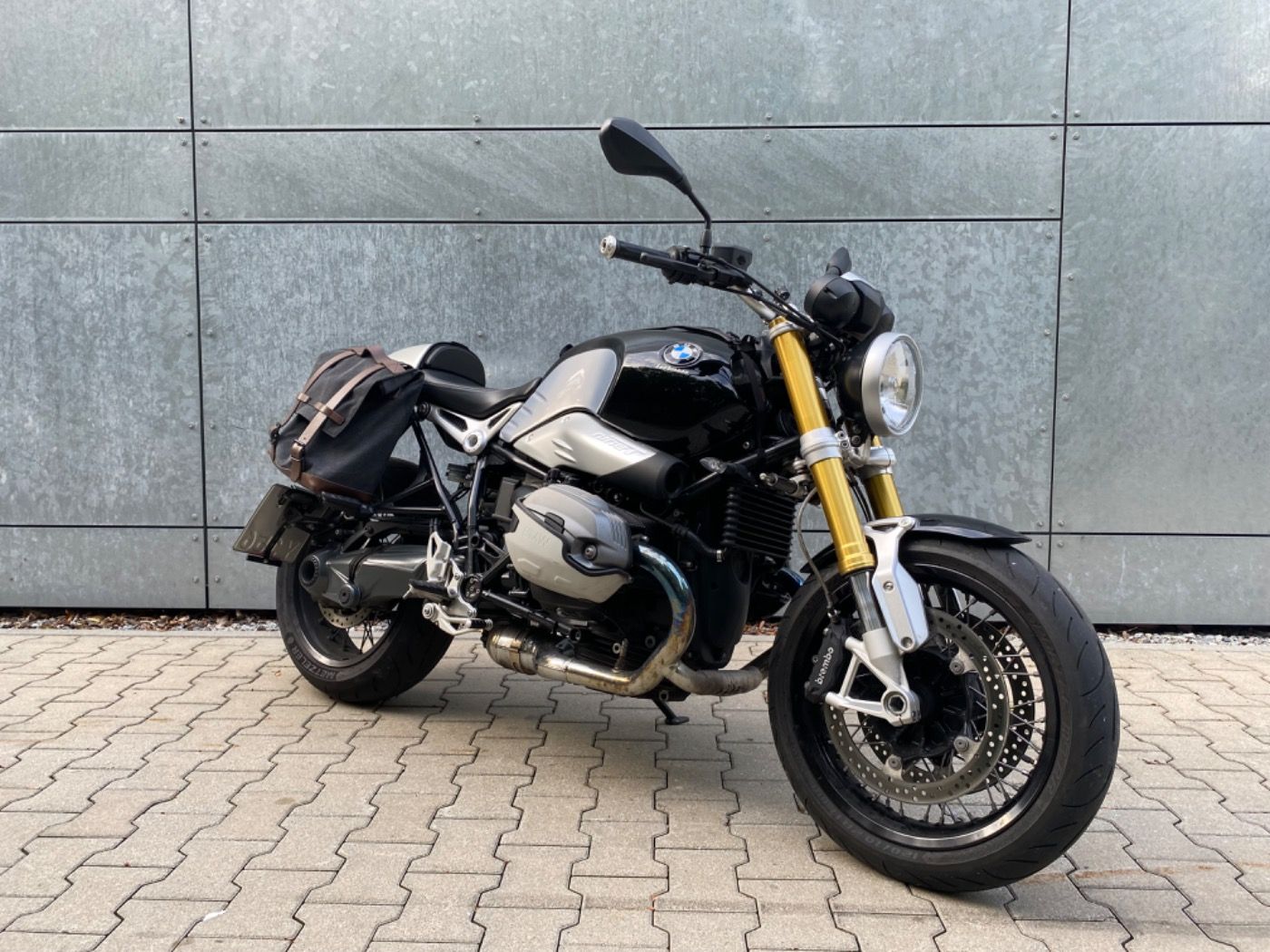 Fahrzeugabbildung BMW R nine T viel Zubehör