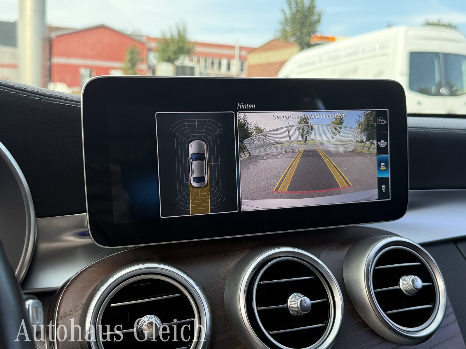 Fahrzeugabbildung Mercedes-Benz C 180 Avantgarde (EURO 6d-TEMP) COMAND APS/Navi