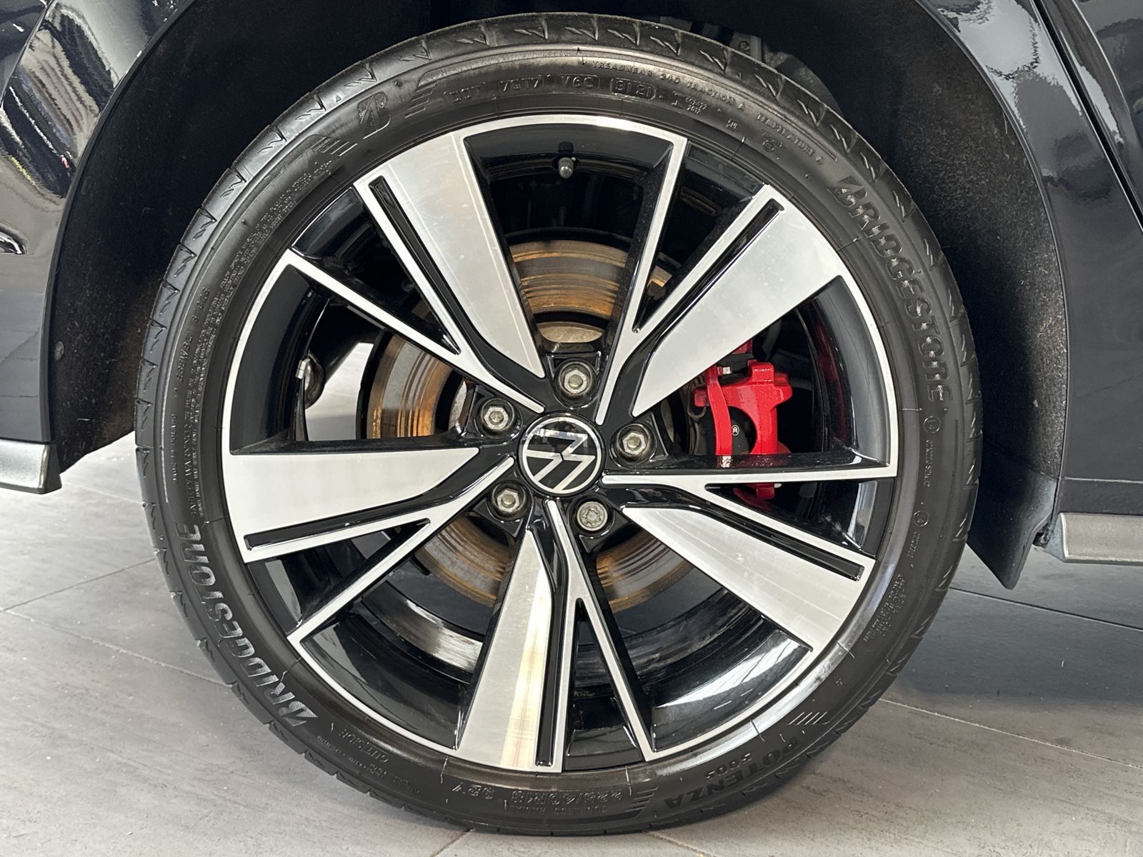 Fahrzeugabbildung Volkswagen Golf 1.4 eHybrid DSG GTE NAV+LED+ACC+CARPLAY+VC