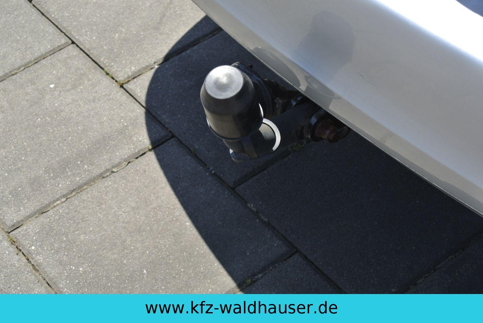 Volkswagen Golf 2011 — photo 24