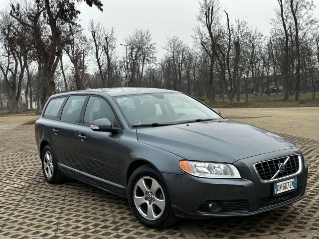 Volvo V70 2.4 D5 Summum