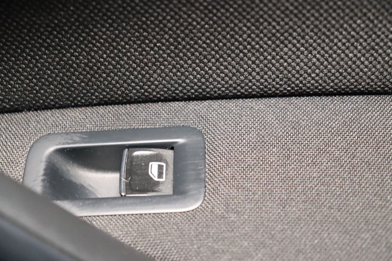 Fahrzeugabbildung Volkswagen Golf 2.0 TSI GTI * Standheizung * PDC