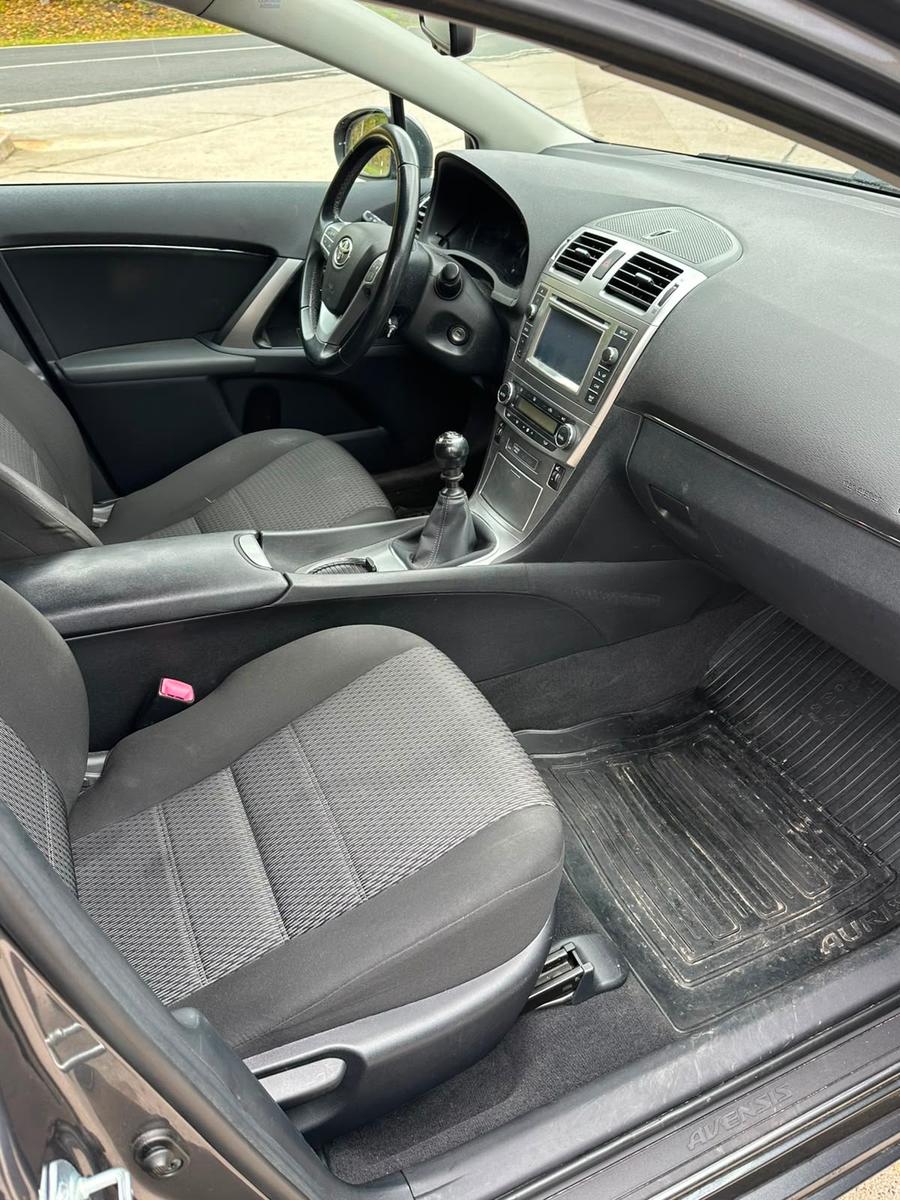 Toyota Avensis 2013 — photo 8