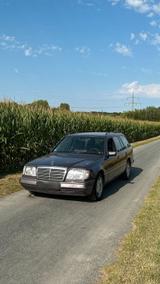 Mercedes-Benz Mercedes Benz W124-T E220 | Checkheft | Or... - Mercedes-Benz E 220 mit Benzin-Antrieb: Kombi