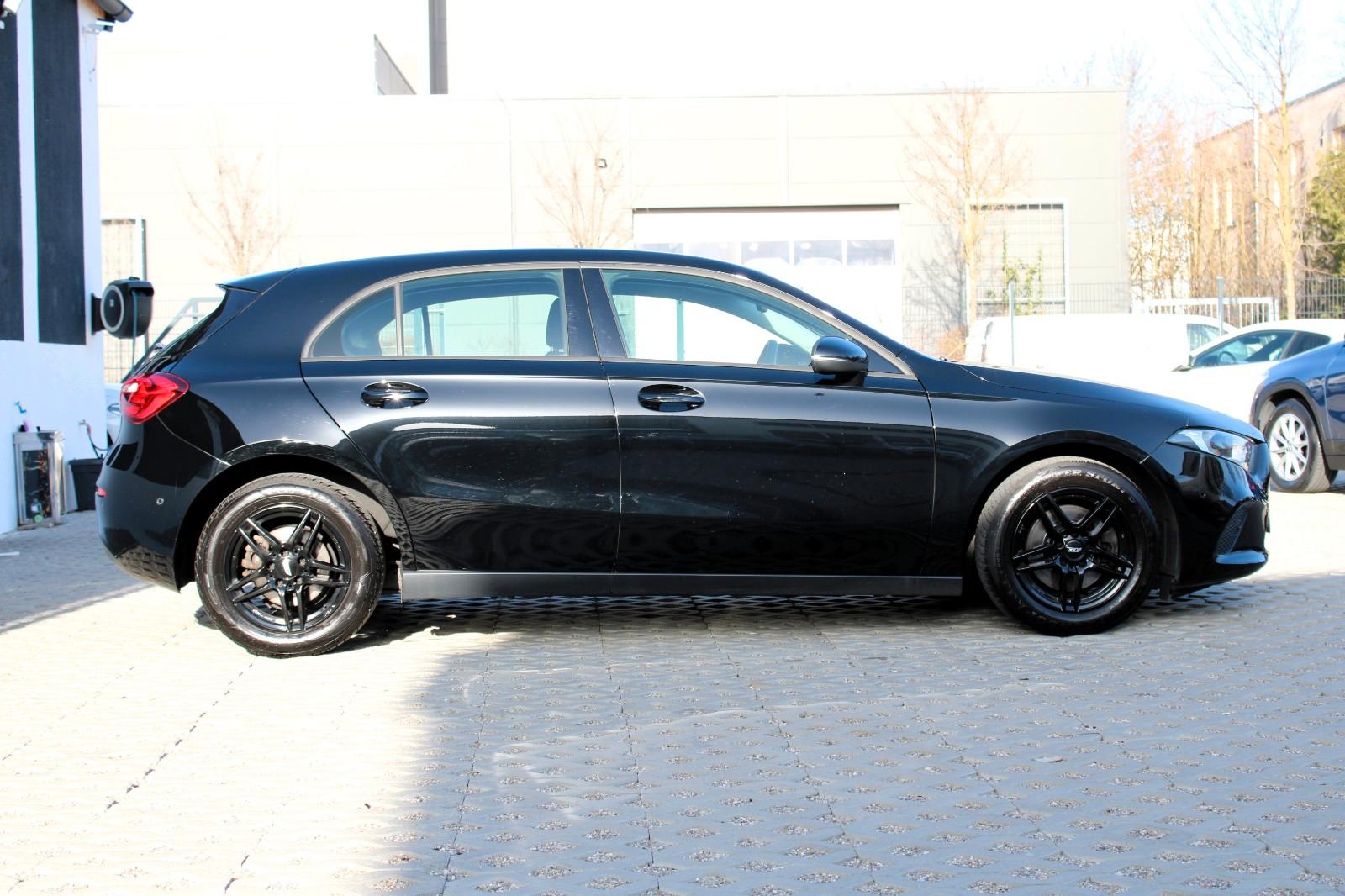 Mercedes-Benz A-Class A 180 d, миниатюра 11
