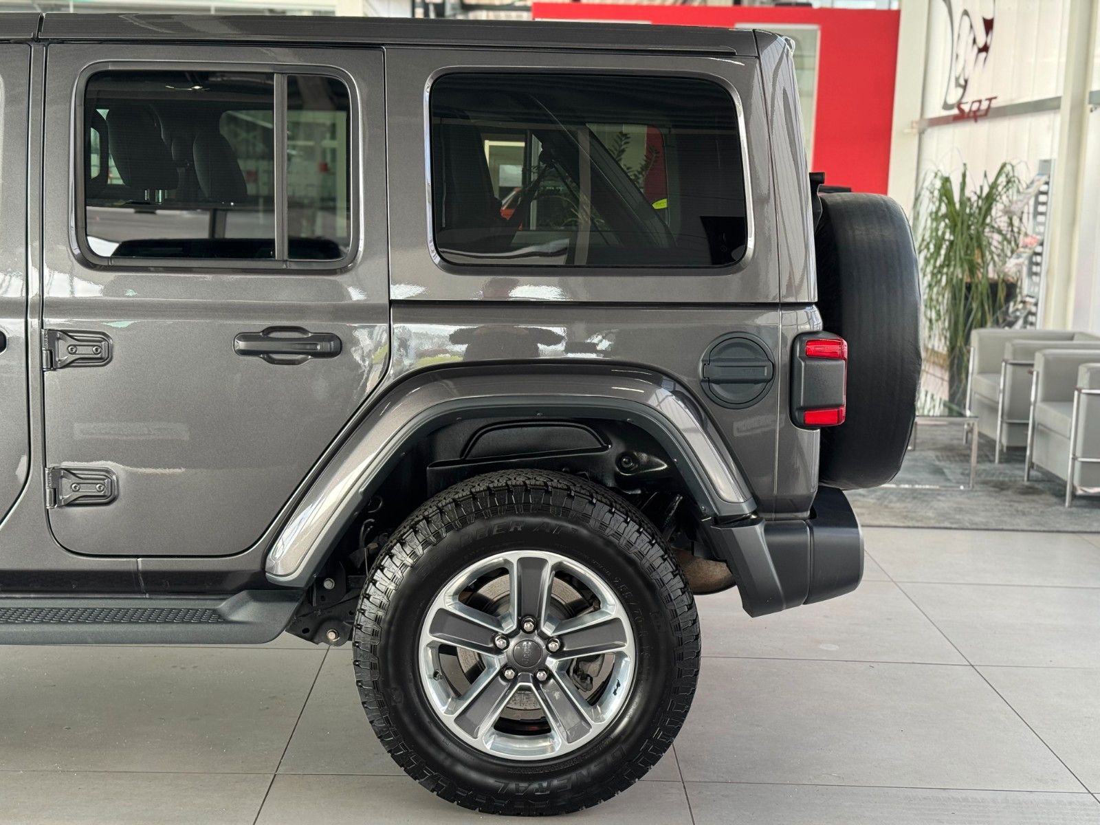 Fahrzeugabbildung Jeep Wrangler Unlimited 2.0 T-GDI Sahara "Di.-Sperre"