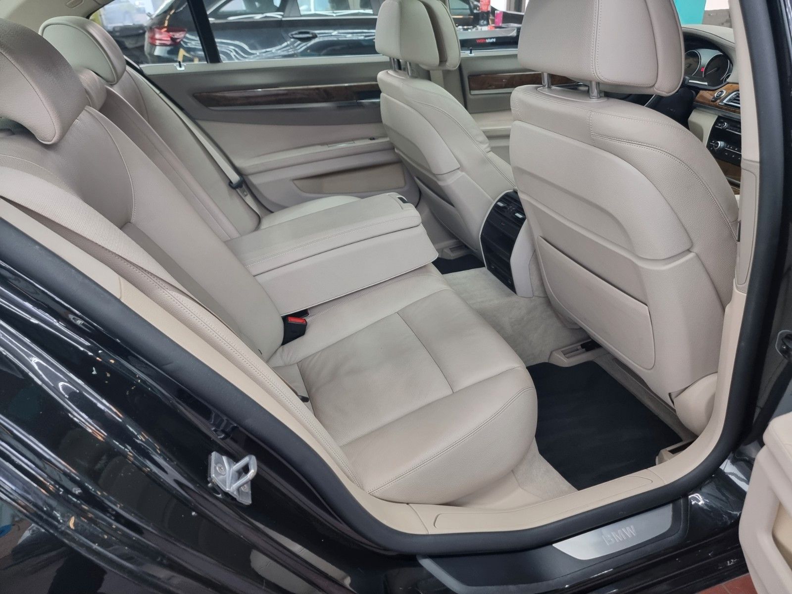 Fahrzeugabbildung BMW 730d/Bestzustand/Kpl. Historie/Head-up/Komfortsi