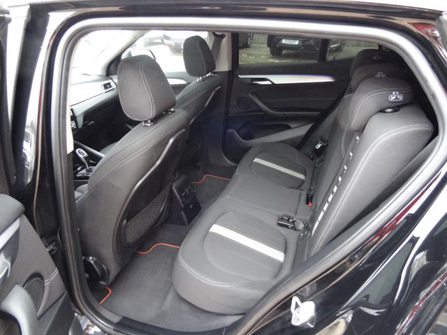 Fahrzeugabbildung BMW X2 sDrive 18d/M-Paket/Pano/HUD/Kamera/Navi/150PS