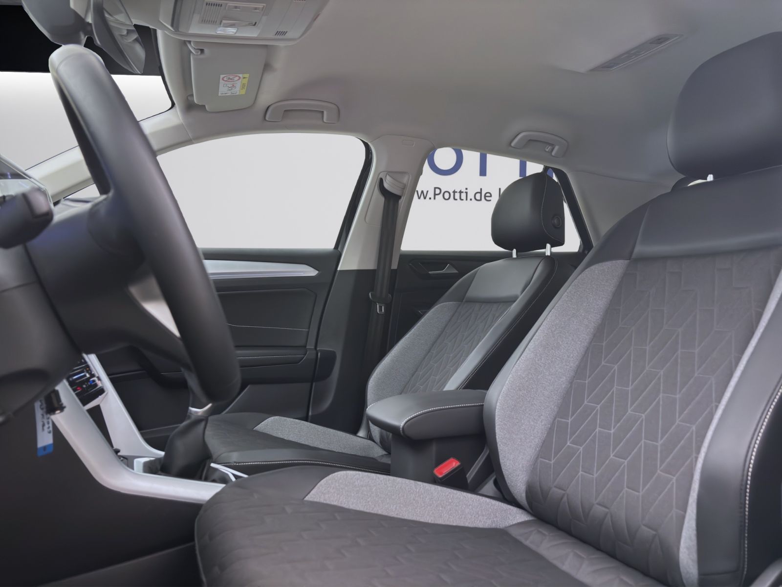 Volkswagen T-Roc - Bild 10