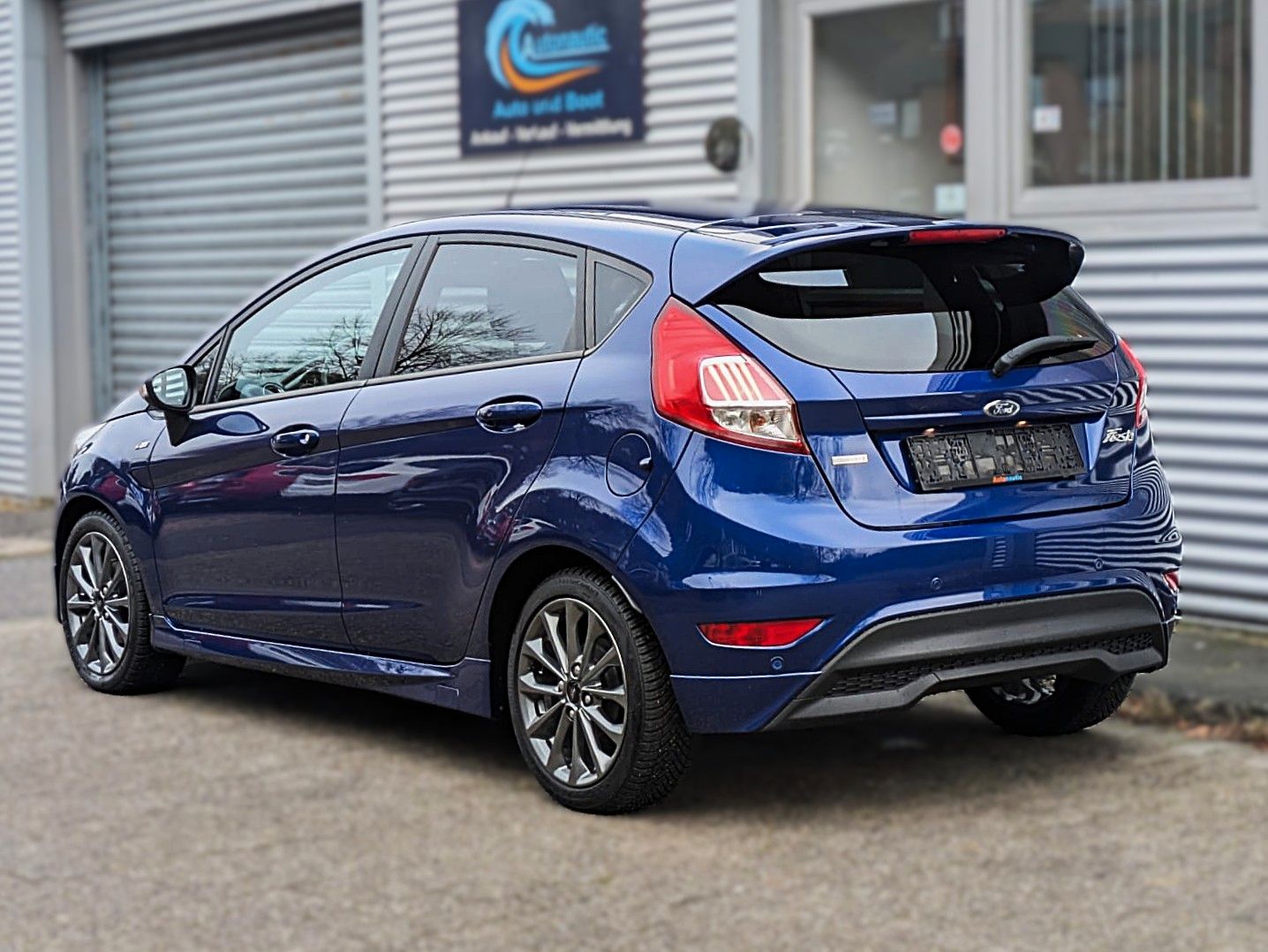 Fahrzeugabbildung Ford Fiesta ST-Line KLIMAAUT NAVI SITZH. 1.Hd