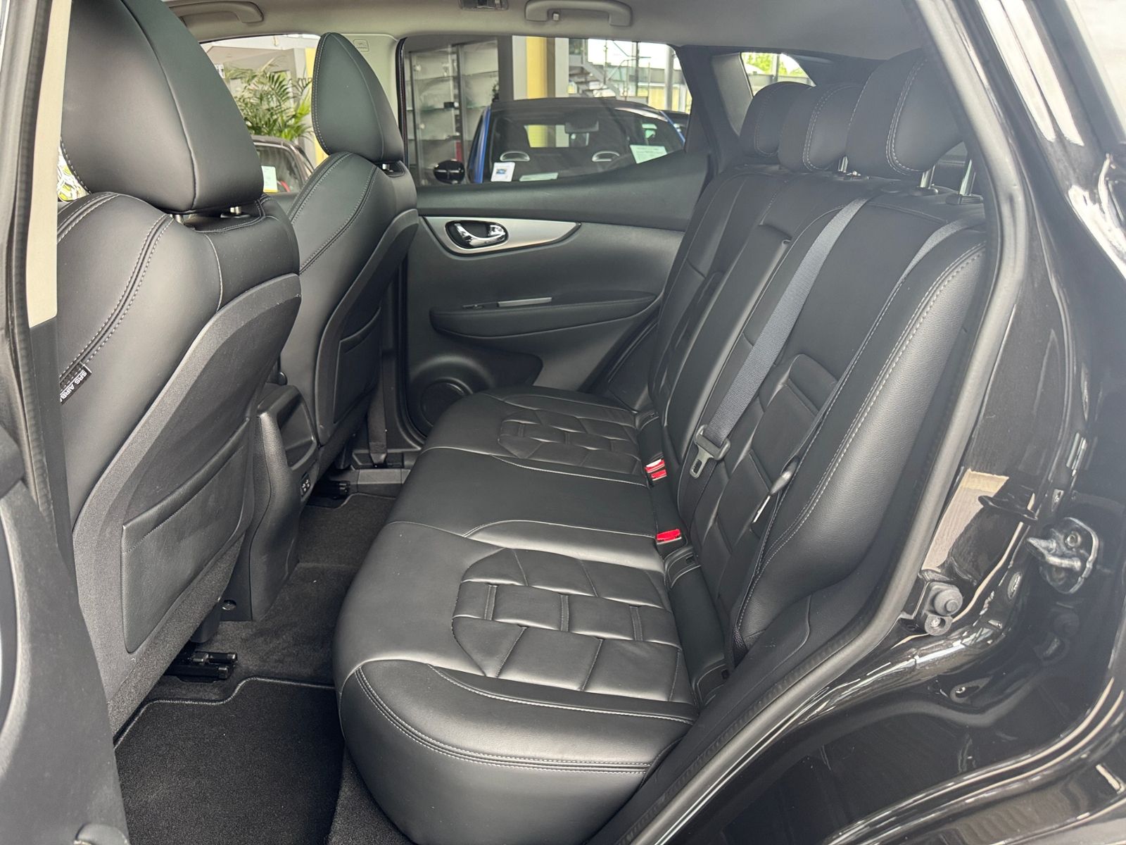 Fahrzeugabbildung Nissan Qashqai Akari PANO RFK AHK NAVI ALU