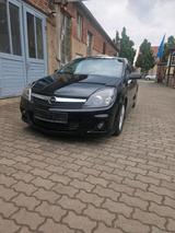 Opel Astra GTC  1,6L  OPC line - Opel Astra: Gtc Opc Line