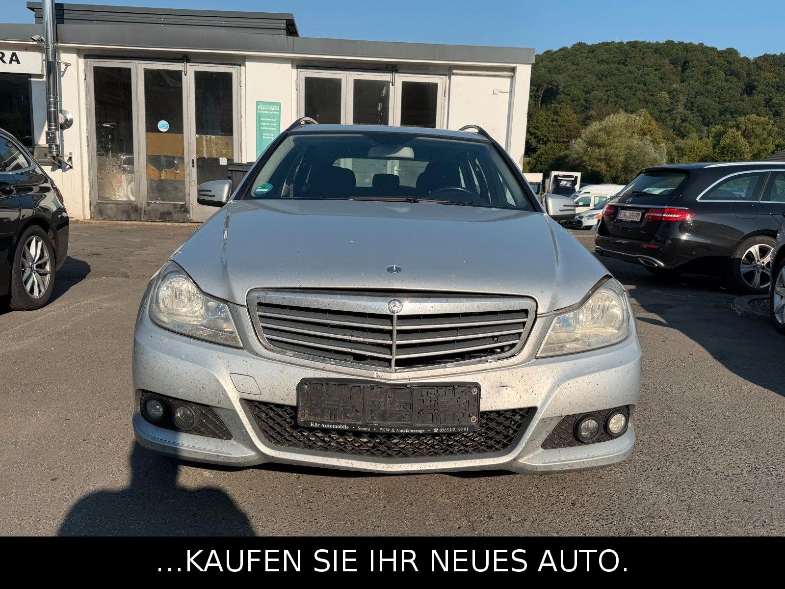 Mercedes-Benz C200 2012 — interior