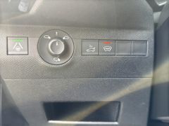 Fahrzeugabbildung DS Automobiles DS 7 BlueHDI 130 EAT8 Étoile Opera Hellgrau