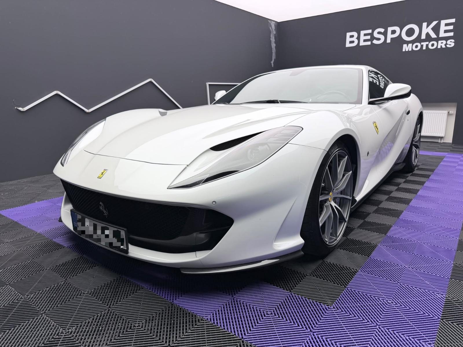 Ferrari 812 Superfast- Bianco Sanae- Carbon- Lift- JBL