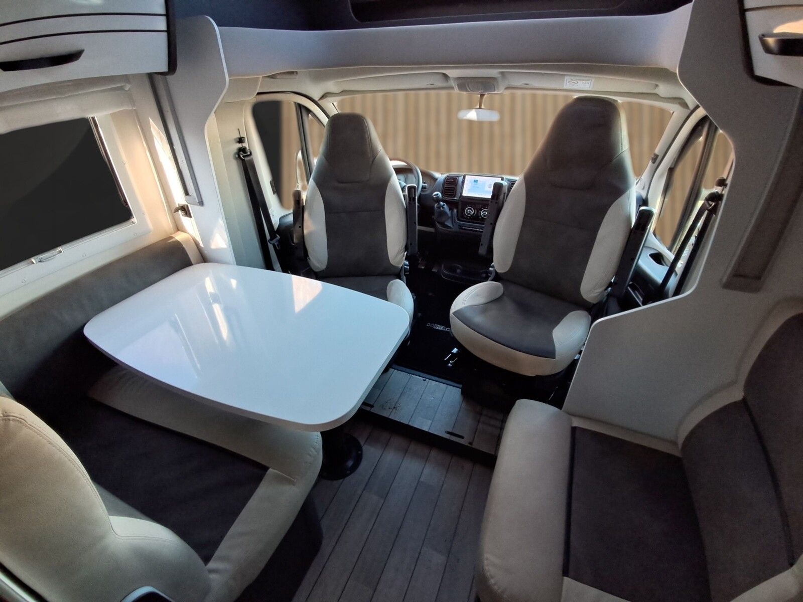 Fahrzeugabbildung Forster T FT745EB TV/Sat/Navi/Markise/Solar/Fahrradträ.