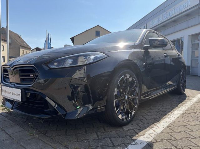 BMW M135 xDrive M Sport AHK*Head UP* Drive Prof*