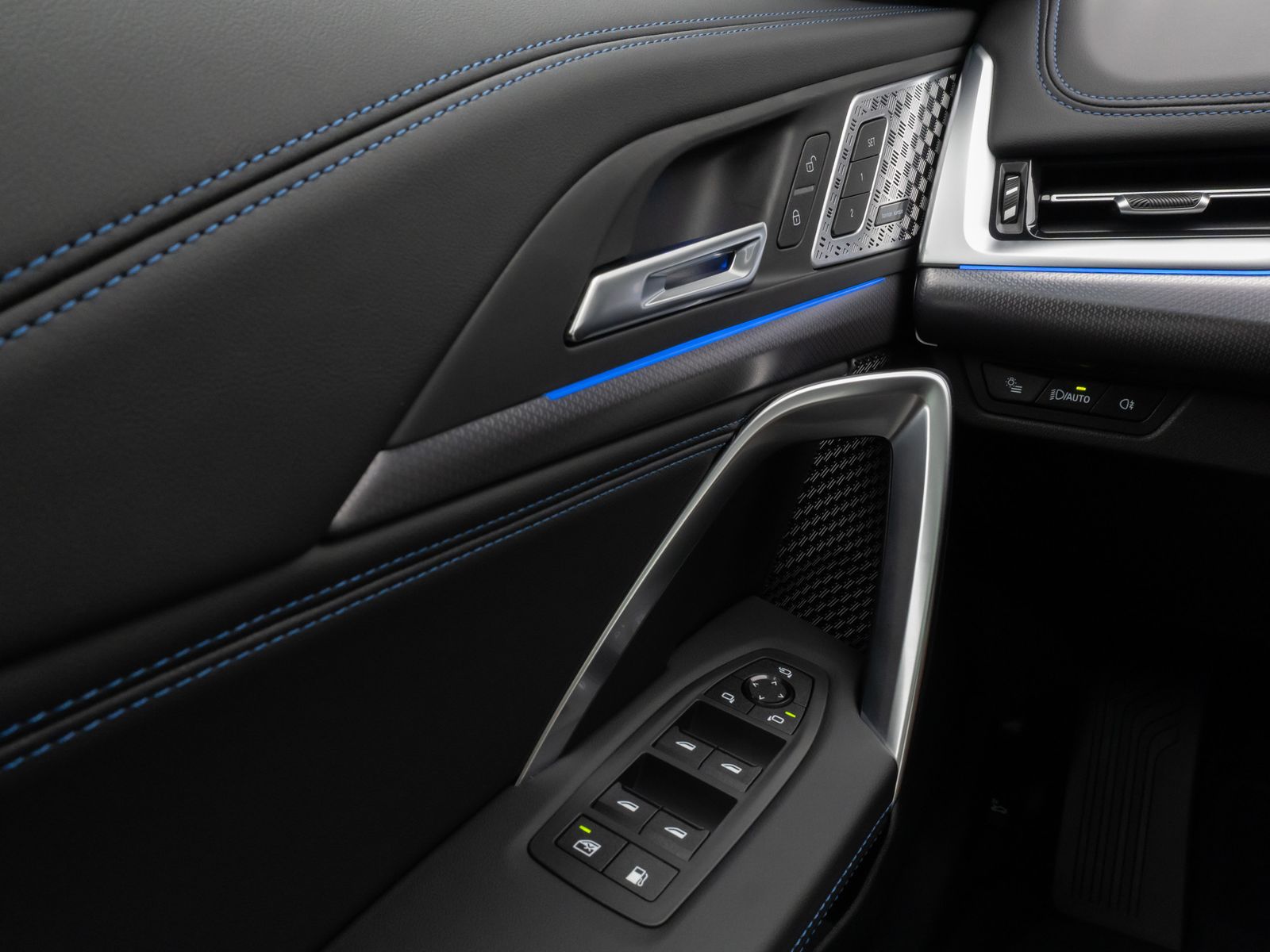 Fahrzeugabbildung BMW X1 xD25e M Sport Panorama Kamera H/K DAB Komfort
