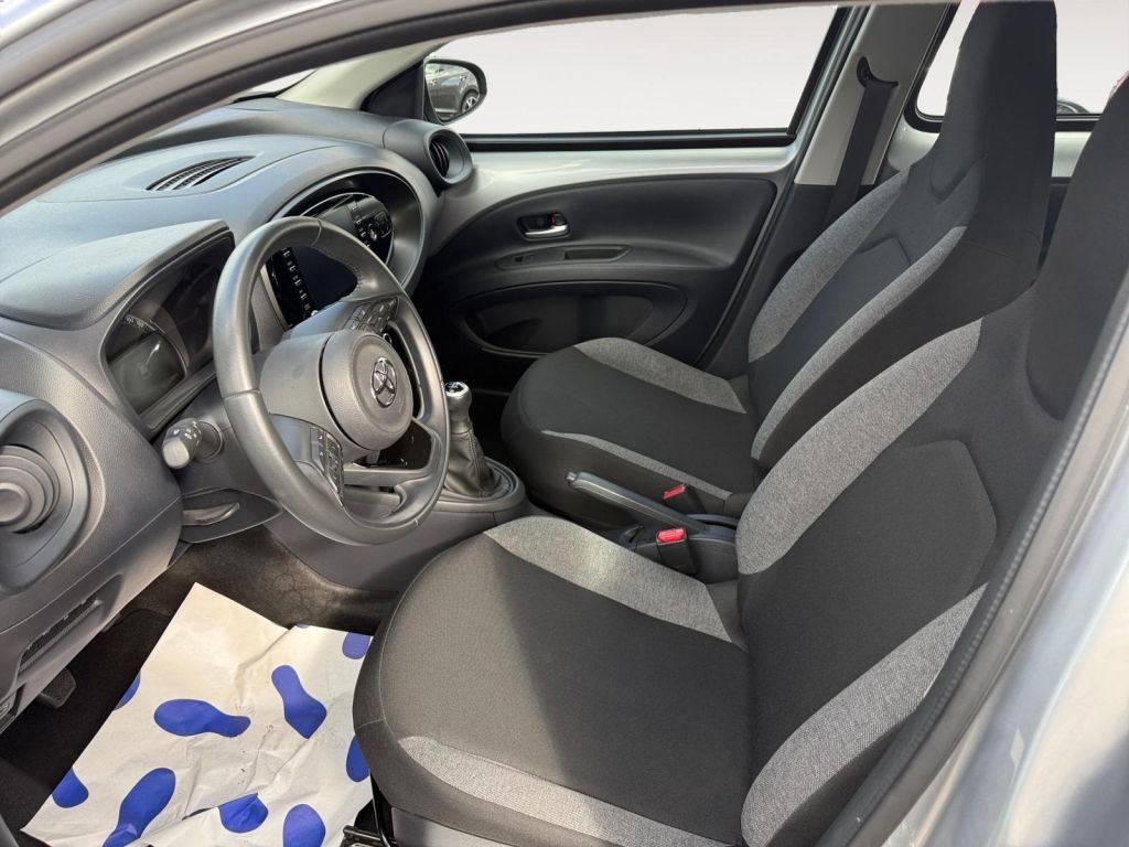Fahrzeugabbildung Toyota Aygo X Play