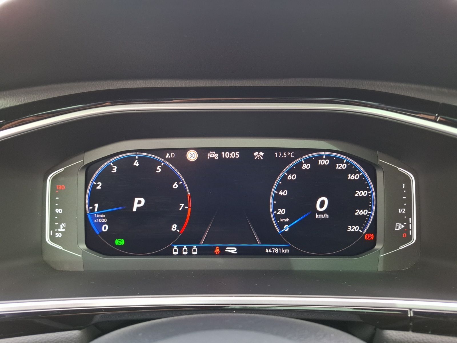 Fahrzeugabbildung Volkswagen T-Roc R 4M Matrix Navi Akrapovic Pano AID ACC RF