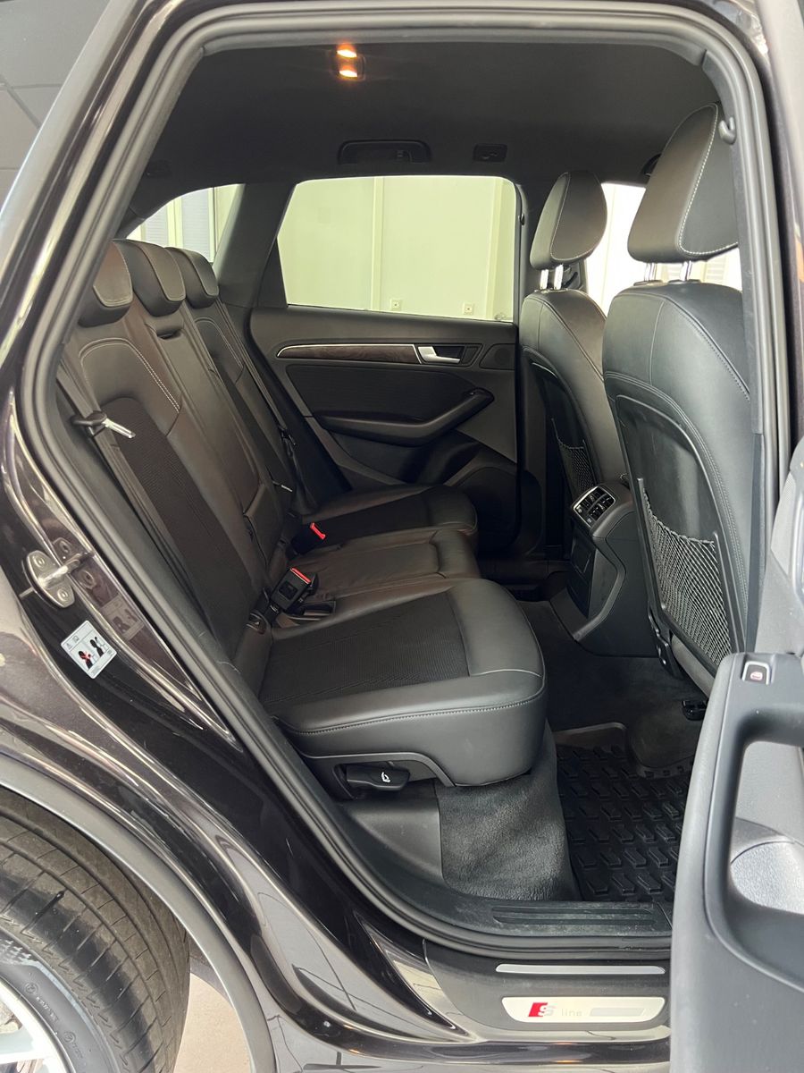 Fahrzeugabbildung Audi Q5 3.0 TDI  quattro S line Sport Plus
