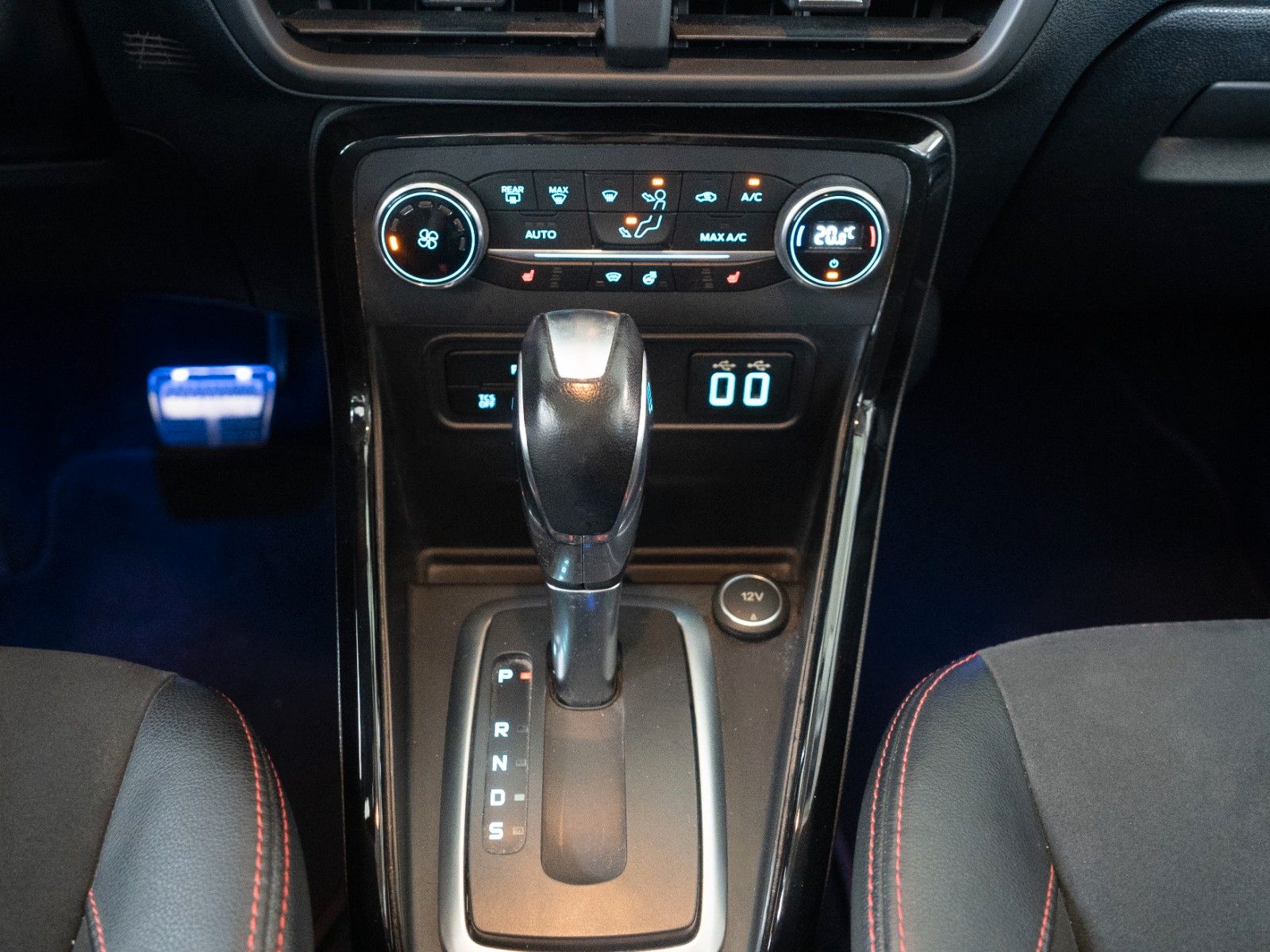 Fahrzeugabbildung Ford EcoSport ST-Line AUTOM./PANO/WINTER-P./B&O