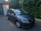 Volkswagen Sharan 2.0 TDI SCR DSG Comfortline Keyless go - VW Sharan in Duisburg