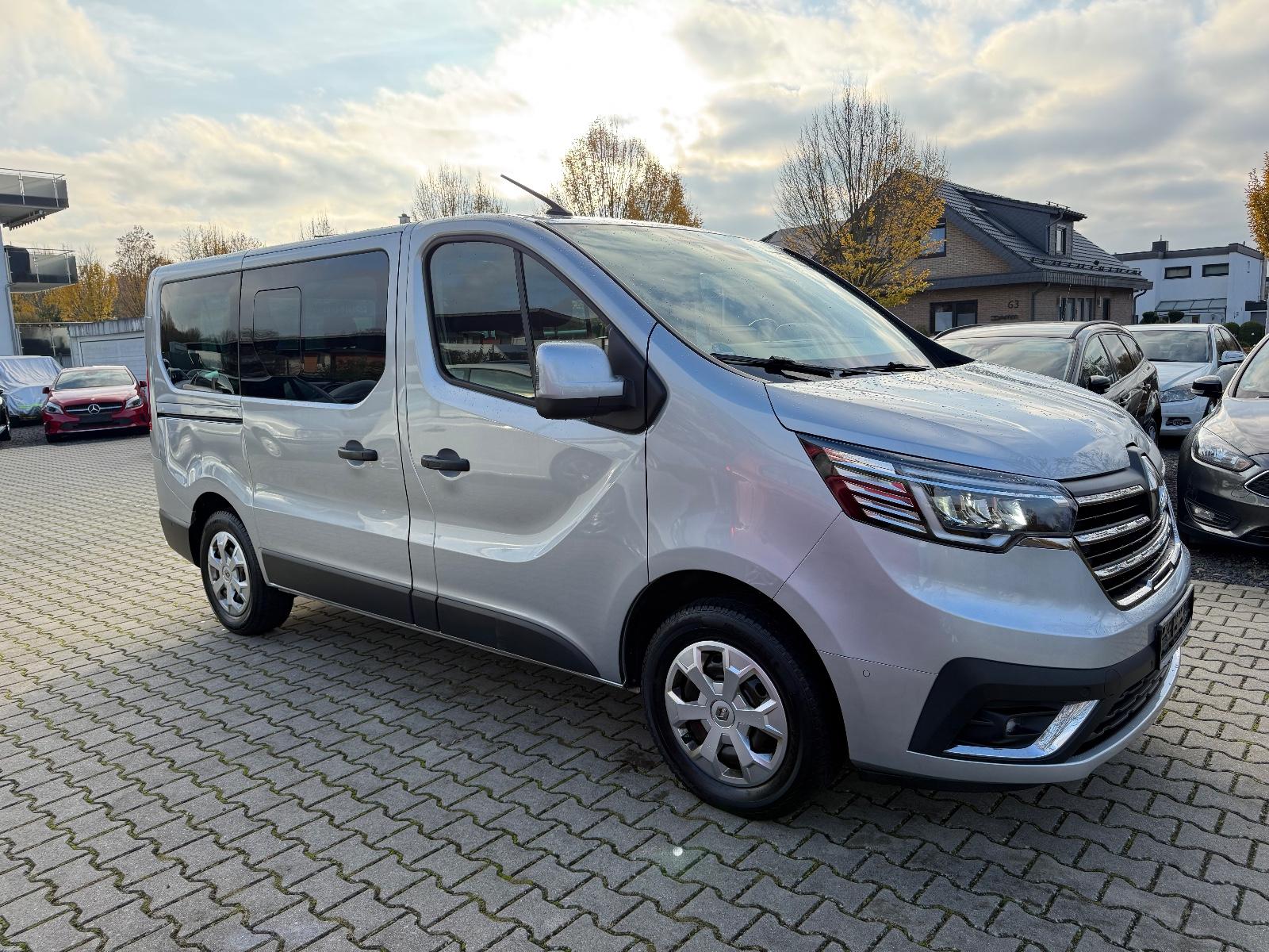 Renault Trafic Combi L1H1 3,0t Life 9-Sitzer