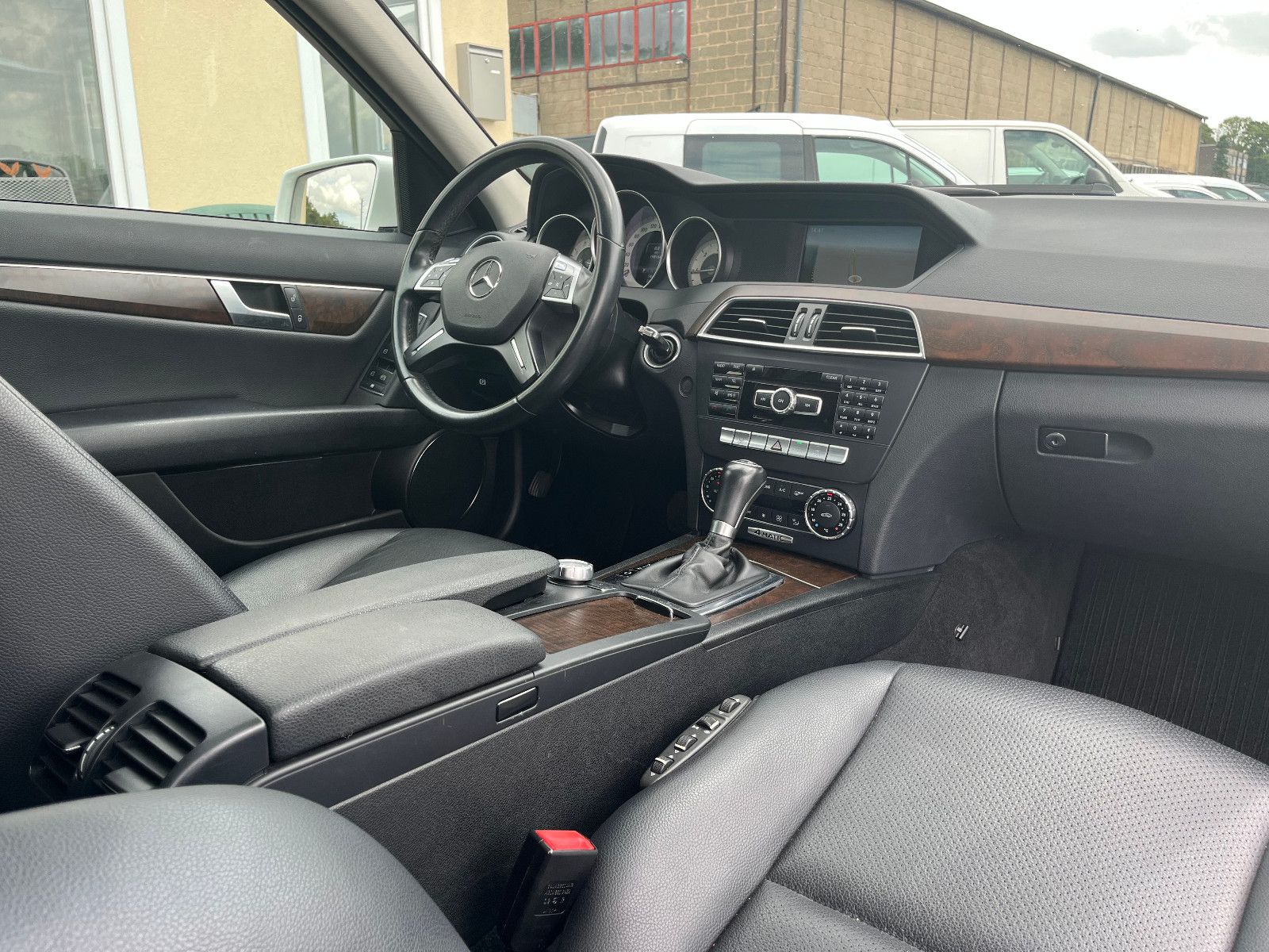 Fahrzeugabbildung Mercedes-Benz C 250 CDI 4MATIC Aut. Navi Leder Pano Standhzg