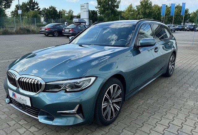 BMW 320d xDrive Touring Luxury Line Head-Up HK HiFi