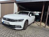 Volkswagen Passat 2.0 TDI SCR 140kW DSG Highline Varian... - VW Passat Gebrauchtwagen in Solingen