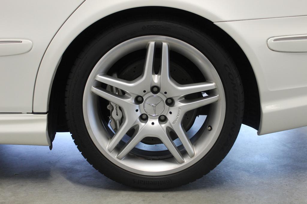 Mercedes-Benz E 55 AMG