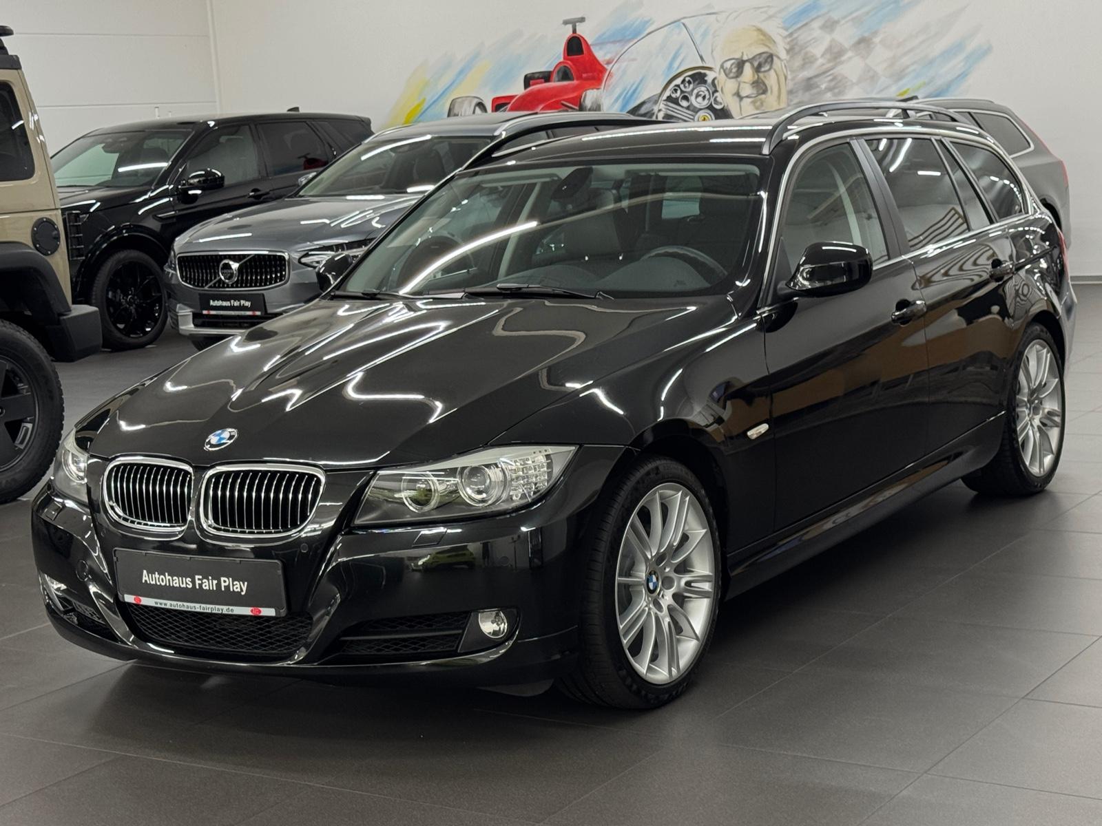 BMW 330i Touring NAVI/Standhzg./AHK/U-FREI/2.HD!