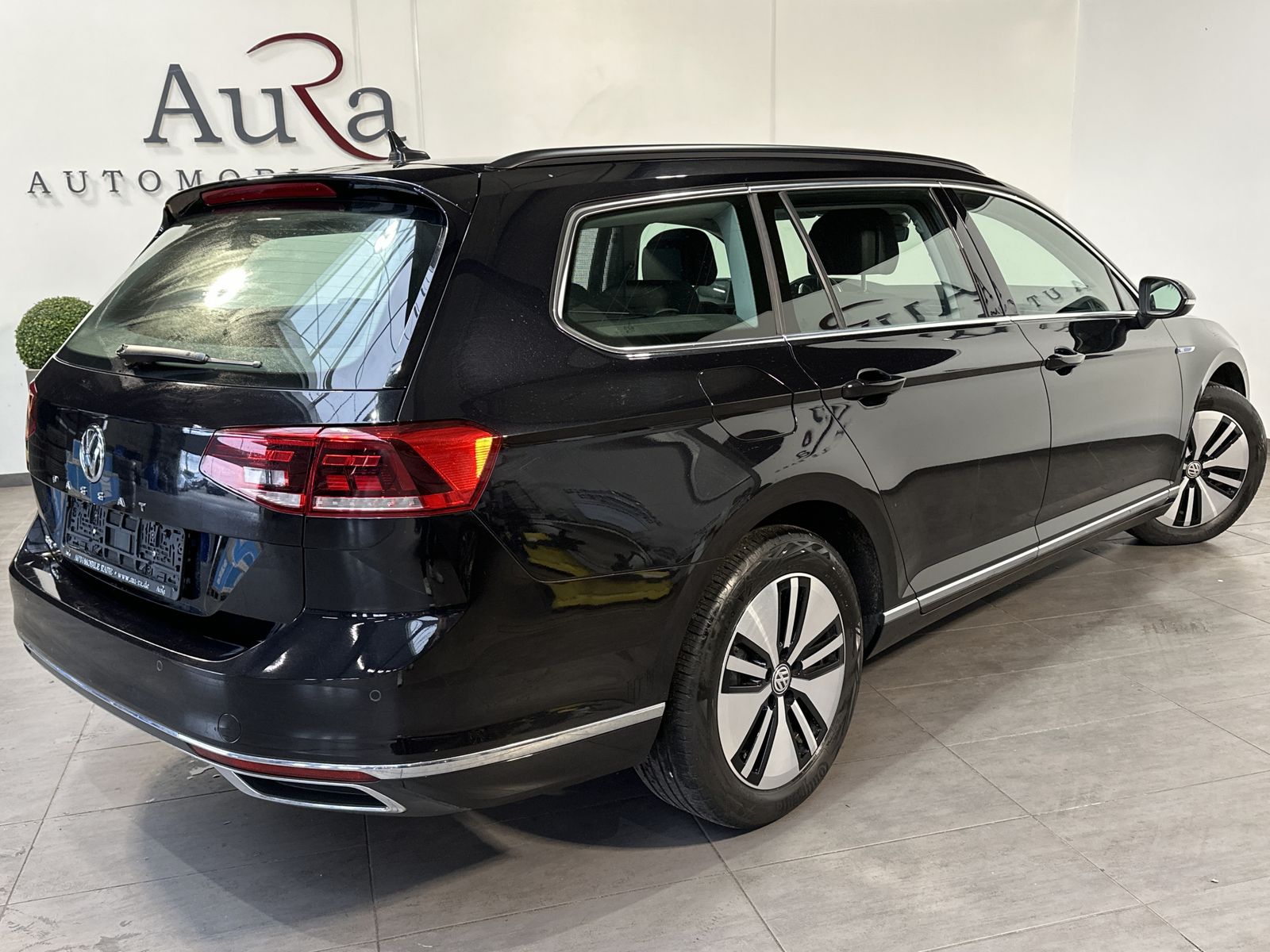 Fahrzeugabbildung Volkswagen Passat Variant 1.4 TSI DSG GTE NAV+LED+ACC+1HD