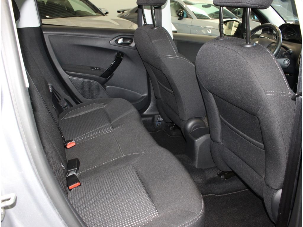 Fahrzeugabbildung Peugeot 208 Allure1.2 PureTech *Pano*Kamera*Keyless*Navi