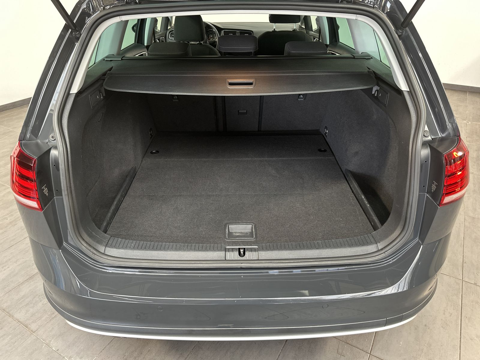Fahrzeugabbildung Volkswagen Golf Alltrack 2.0 TDI 4M DSG NAV+LED+ACC+18ZO+PP