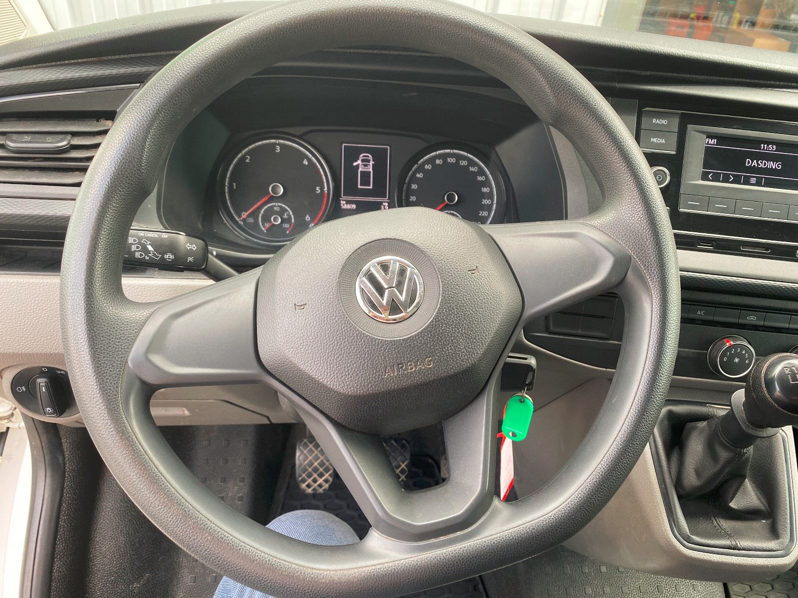 Fahrzeugabbildung Volkswagen T6.1 Transporter Pritsche,L2,Einzelkabine,AHK